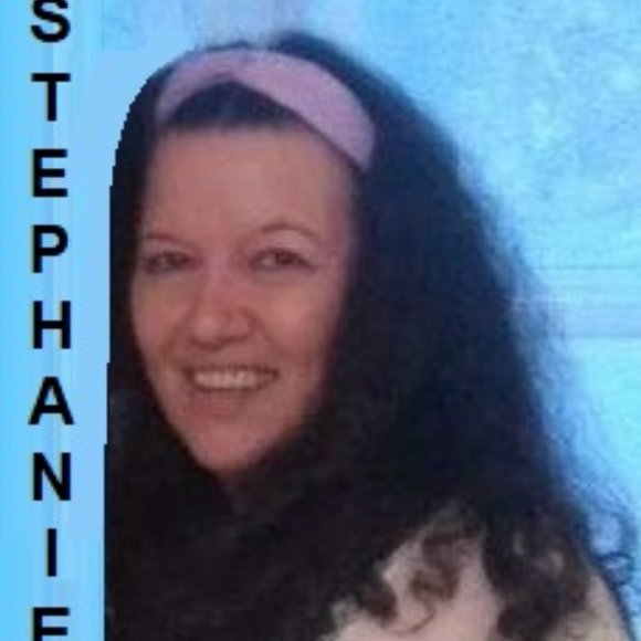 Meet your Posher, Stephanie - Picture 2 of 3